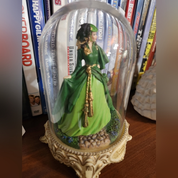 Gone with the wind figurines, cards, and phots - Picture 8 of 13